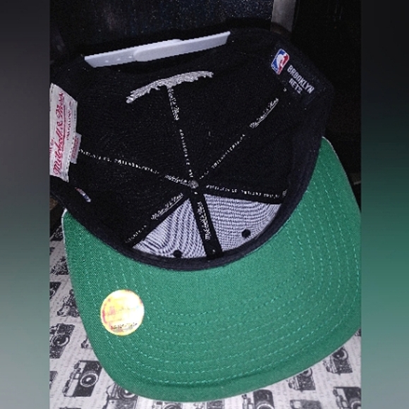 🏀🖖 Brooklyn Nets - Mitchell & Ness - Black/White Adjustable Fit Hat 🖖🏀 - Picture 3 of 3